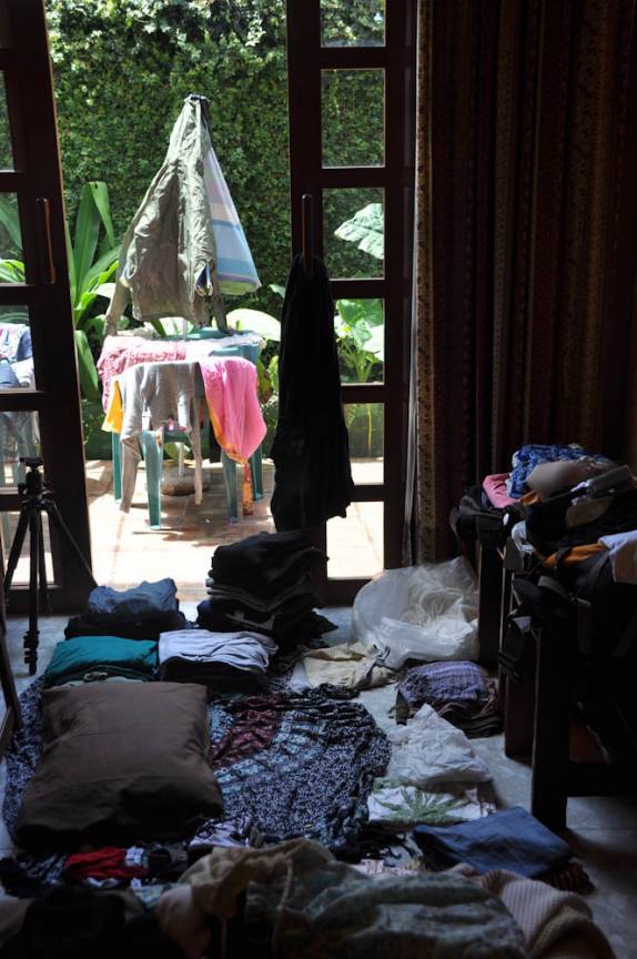 Nossa tradicional bagunça, em quarto da pousada Ekinox, em Macapá - AP